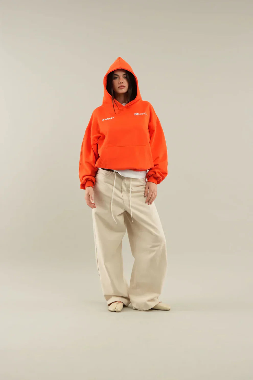 Profitez aujourd'hui seulement de 70 % de réduction sur le sweat à capuche With Love 💛