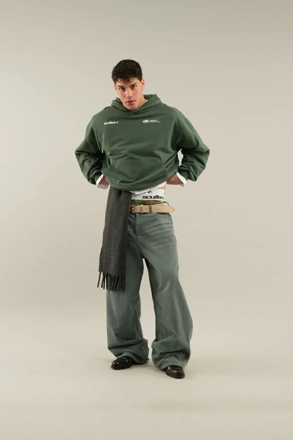 Profitez aujourd'hui seulement de 70 % de réduction sur le sweat à capuche With Love 💛