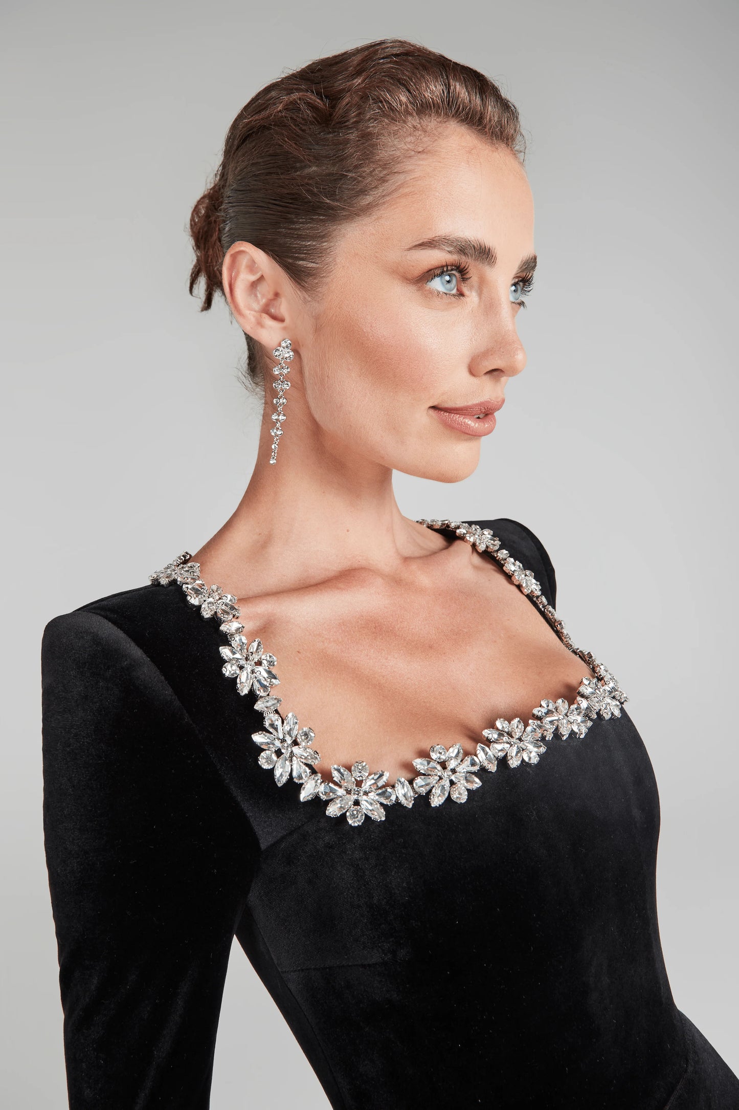 Sichere dir heute 60% Rabatt auf das Élise Minikleid ✨🖤