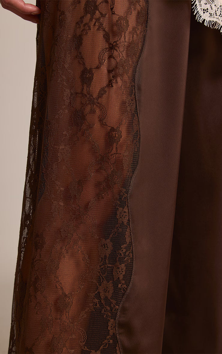 Profitez aujourd'hui seulement de 60 % de réduction sur les pantalons en satin à lacets ✨🖤