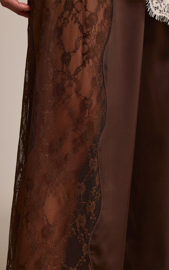 Profitez aujourd'hui seulement de 60 % de réduction sur les pantalons en satin à lacets ✨🖤