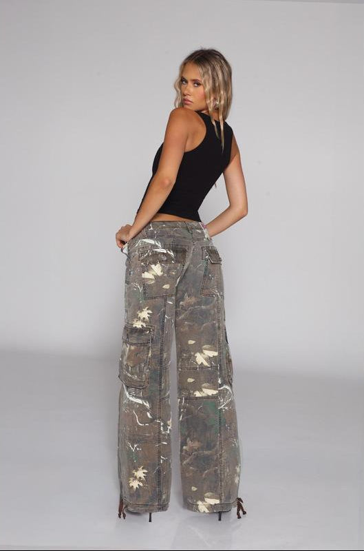 Get 60% off Camo Baggy Pants today only 🪖