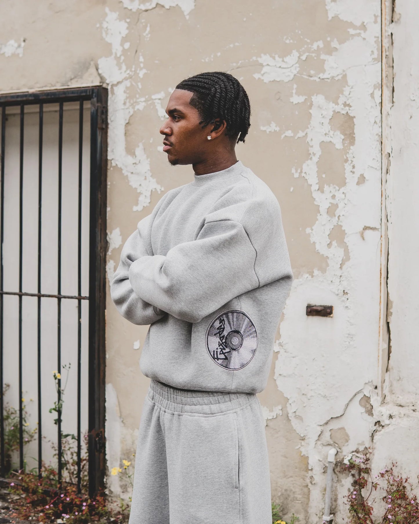 Profitez aujourd'hui seulement de 60 % de réduction sur le pull The Disc Comfort 🩶🖤