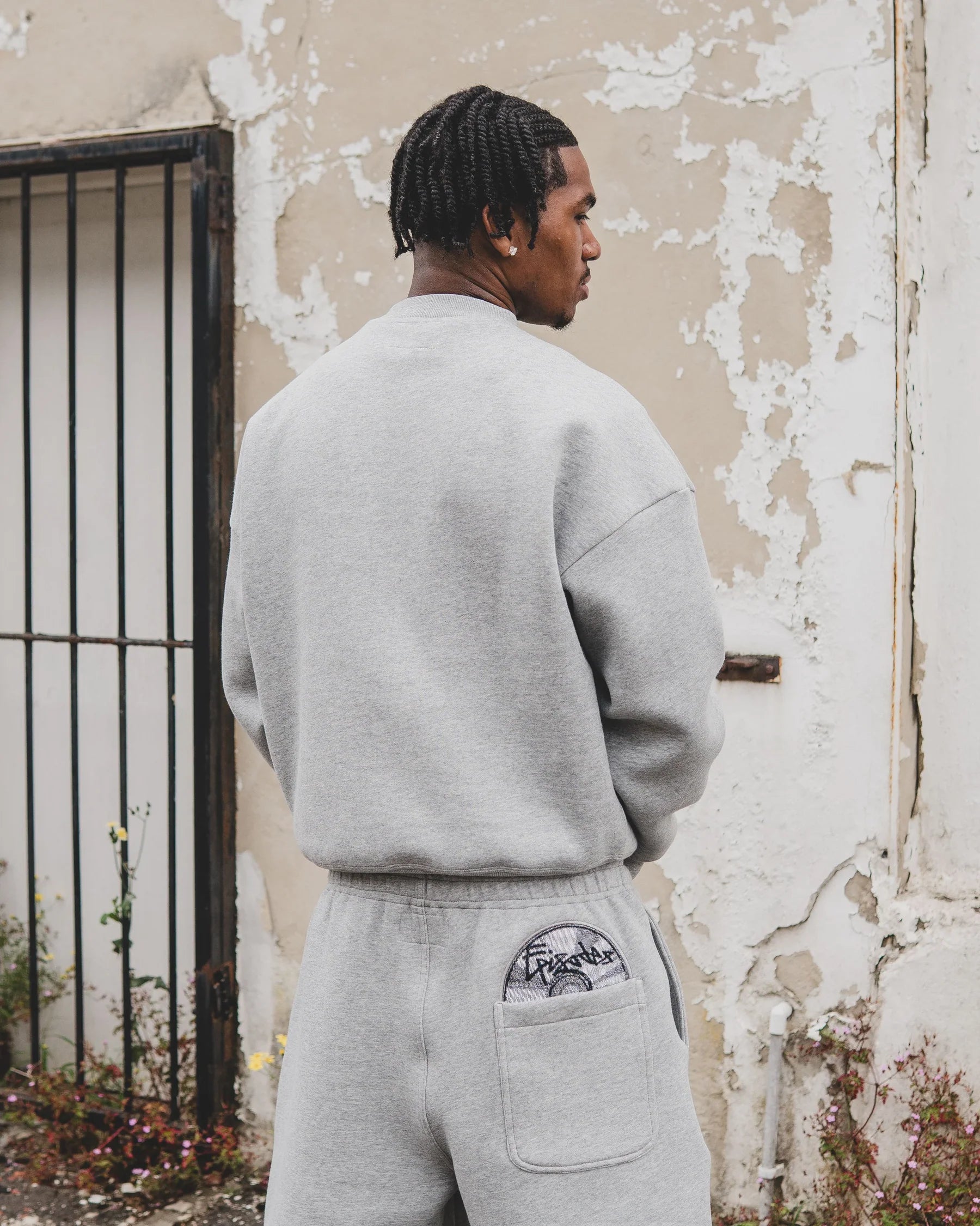 Profitez aujourd'hui seulement de 60 % de réduction sur le pull The Disc Comfort 🩶🖤