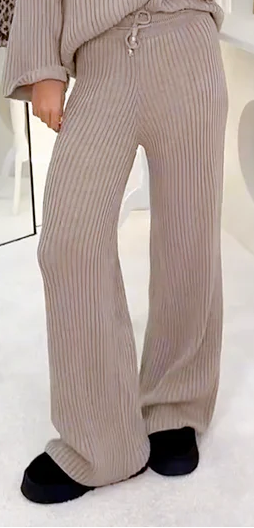 Get 60% off Ribbed Francesca Pants today only 🤎