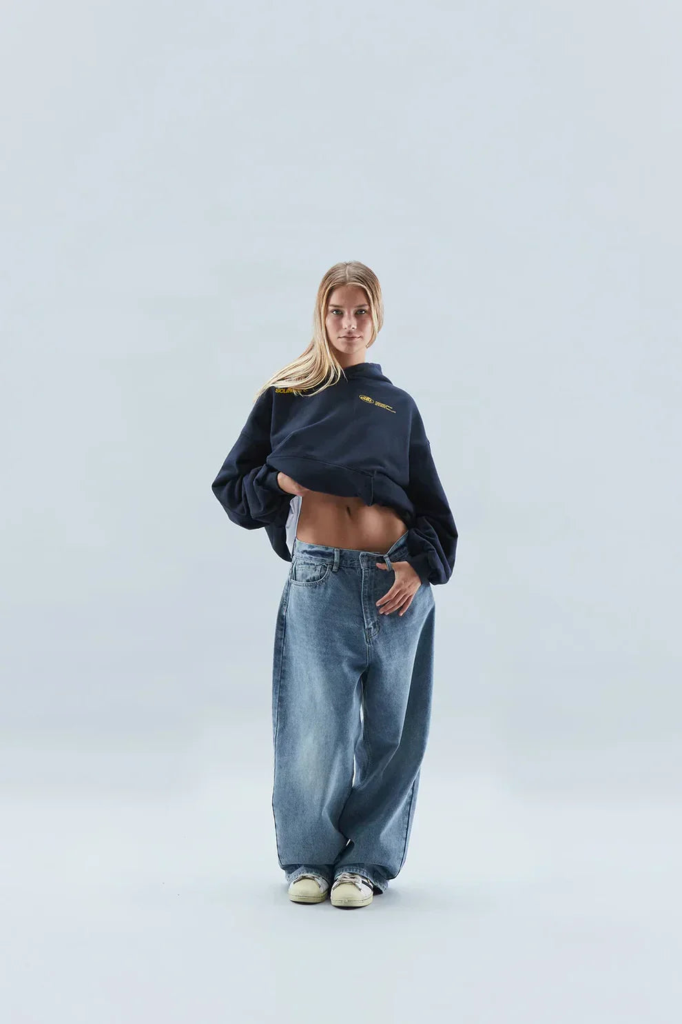 Profitez aujourd'hui seulement de 70 % de réduction sur le sweat à capuche With Love 💛