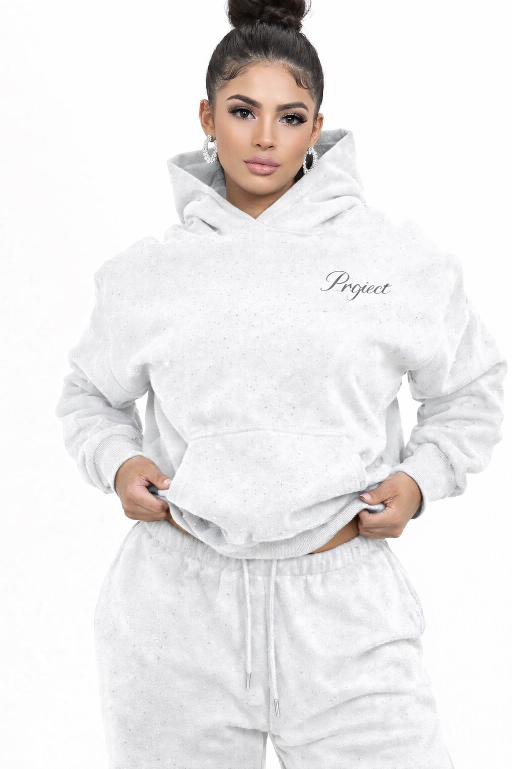 Sichere dir heute 60 % Rabatt auf den Strass-Hoodie! ✨