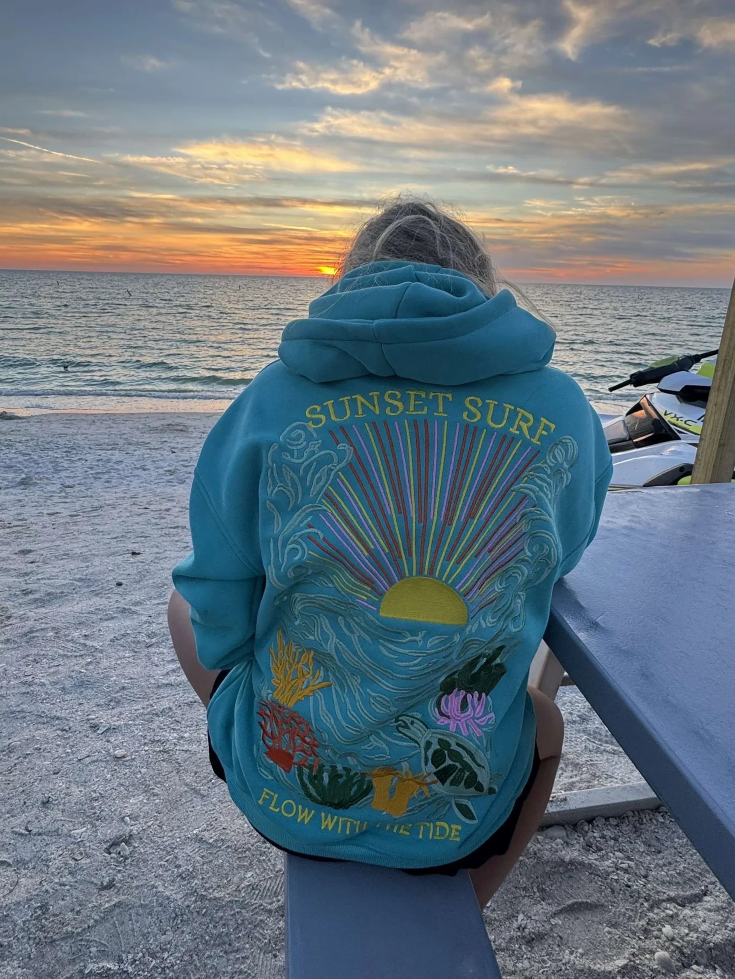 Profitez aujourd'hui seulement de 60 % de réduction sur le sweat à capuche Sunset 🌅🌊